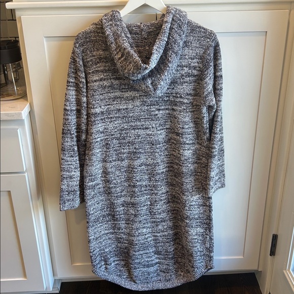 Softies Marshmallow Hooded Lounger in Heather Black Size Small/Medium - Picture 10 of 16